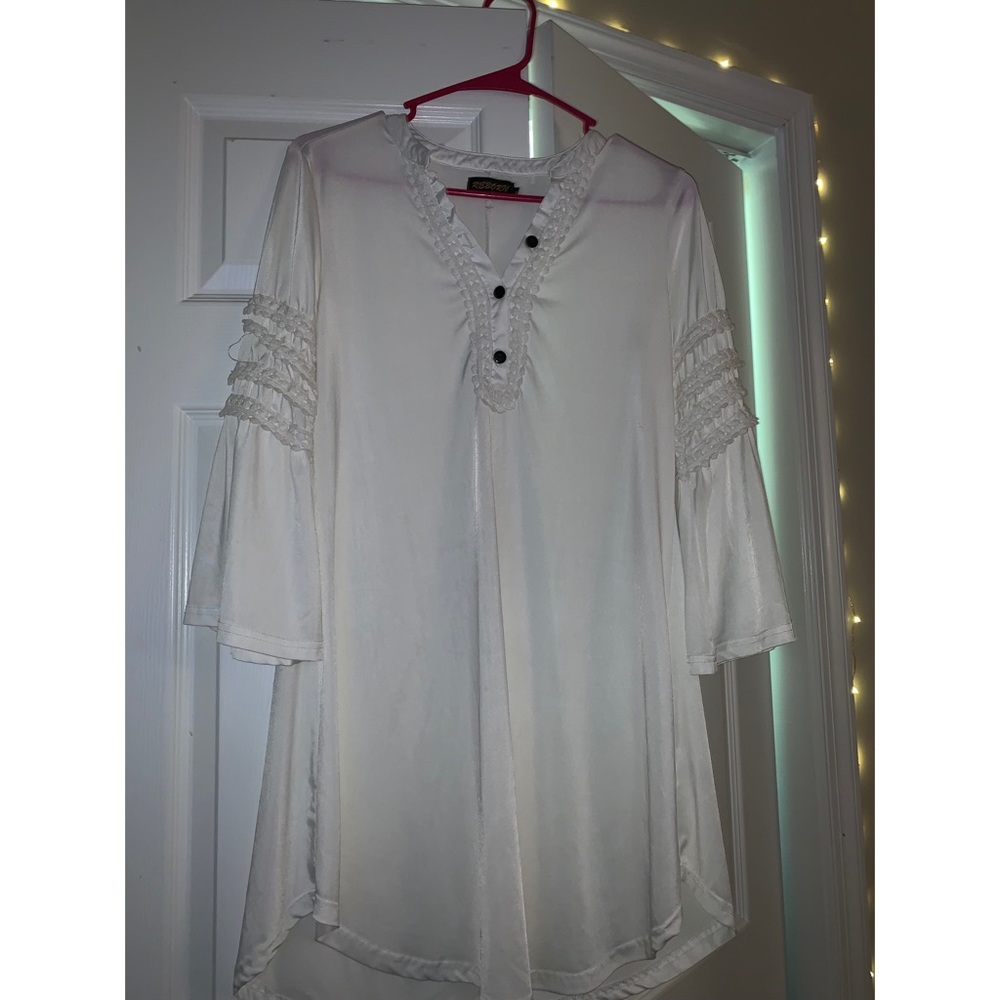 Flowy chic white dress